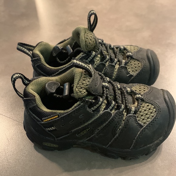 KEEN waterproof sneakers - Picture 3 of 4